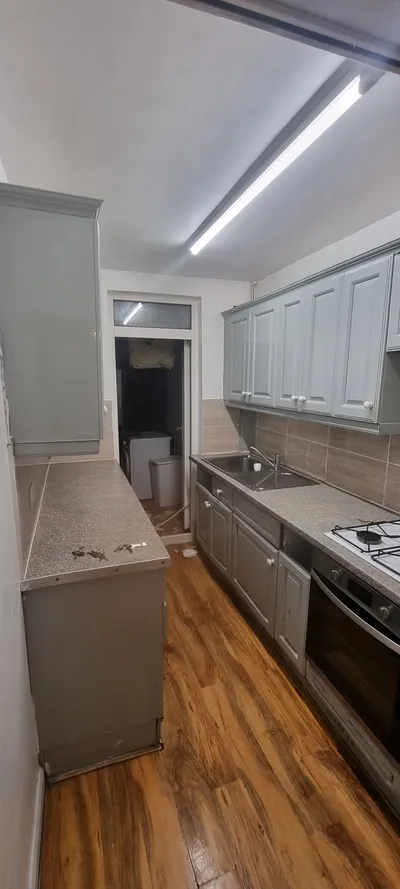 Before: Complete Kitchen Refurbishment